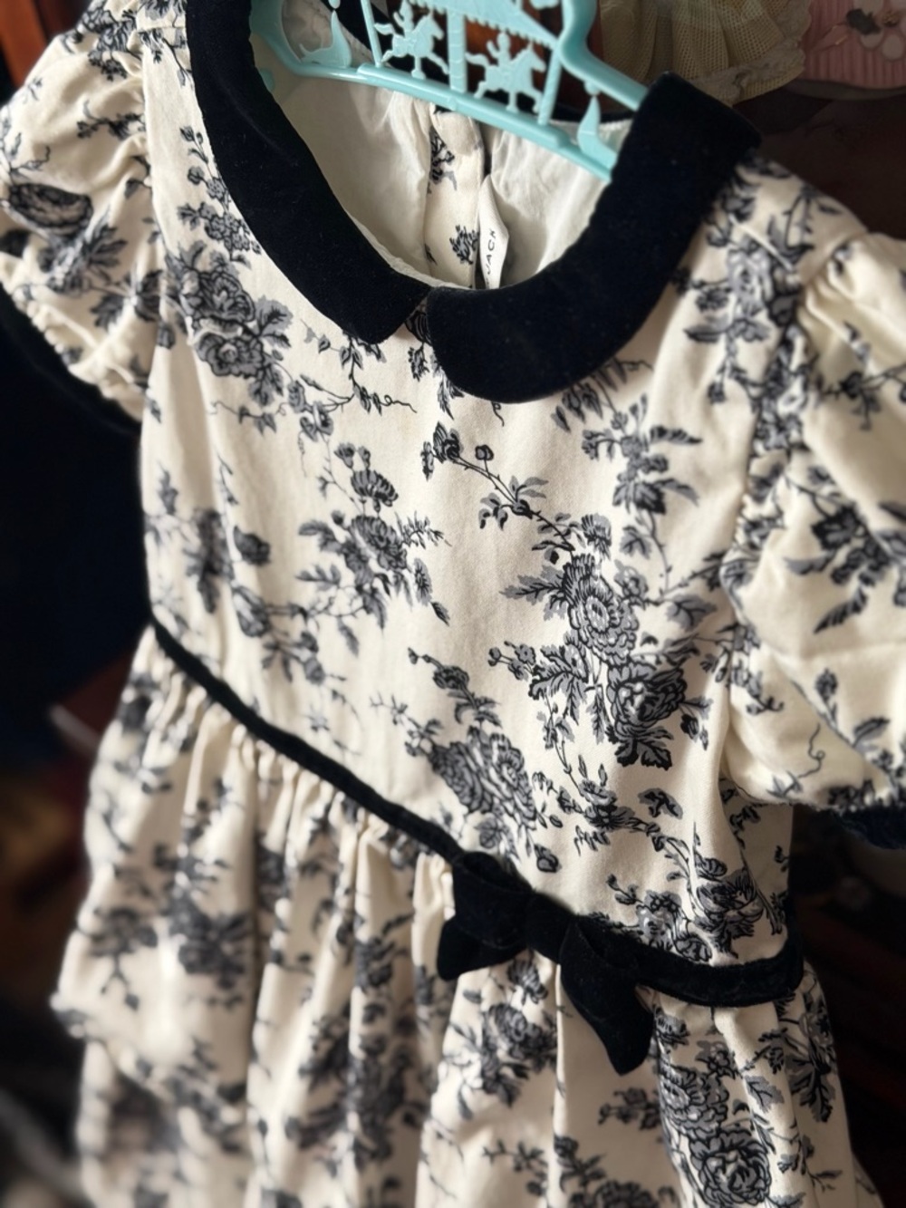 Janie and Jack Girls Cream and sugar Floral  toile Dress Black velvet Trim - Picture 3 of 11
